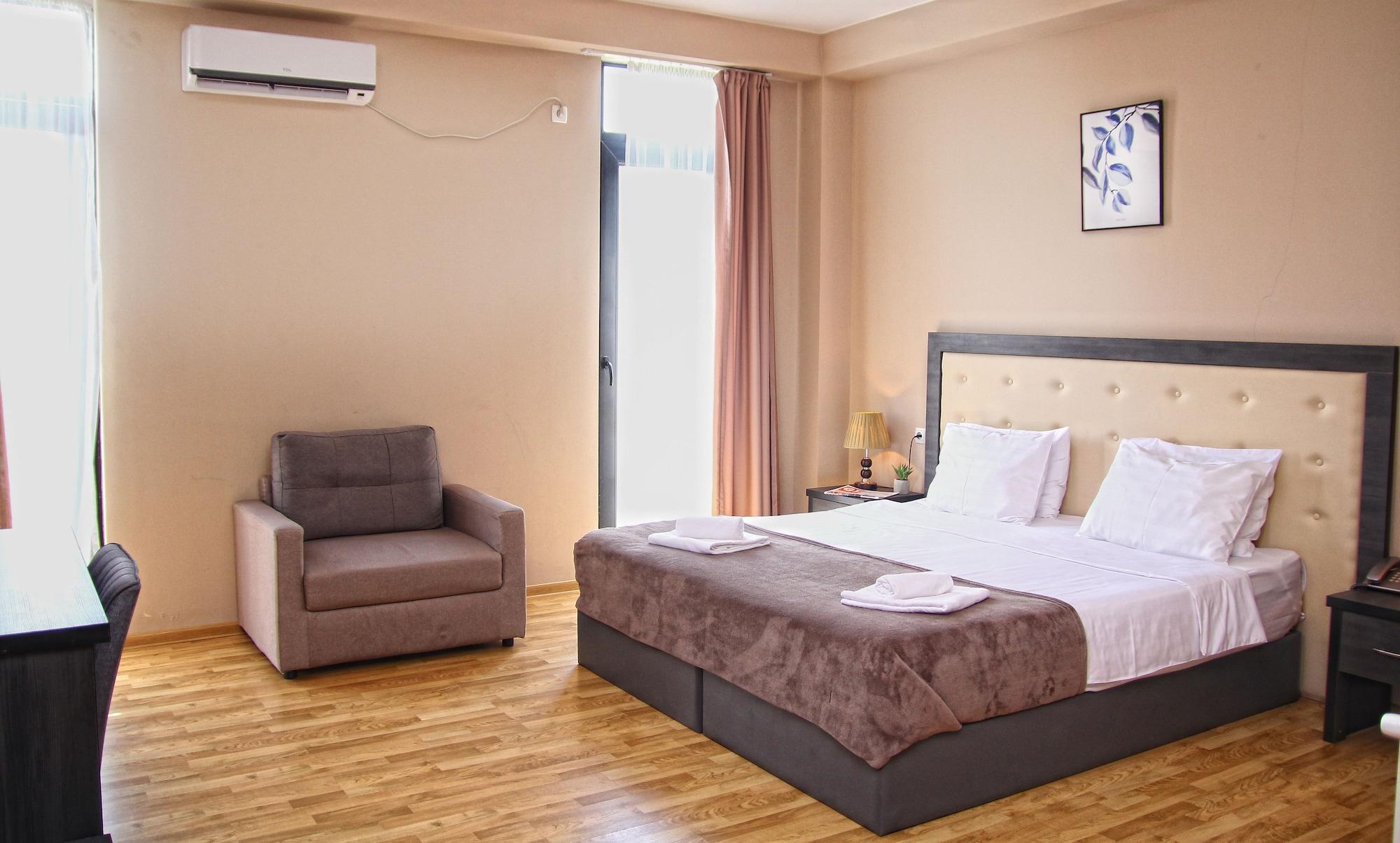 Rogalux Blue Hotell Tbilisi Exteriör bild
