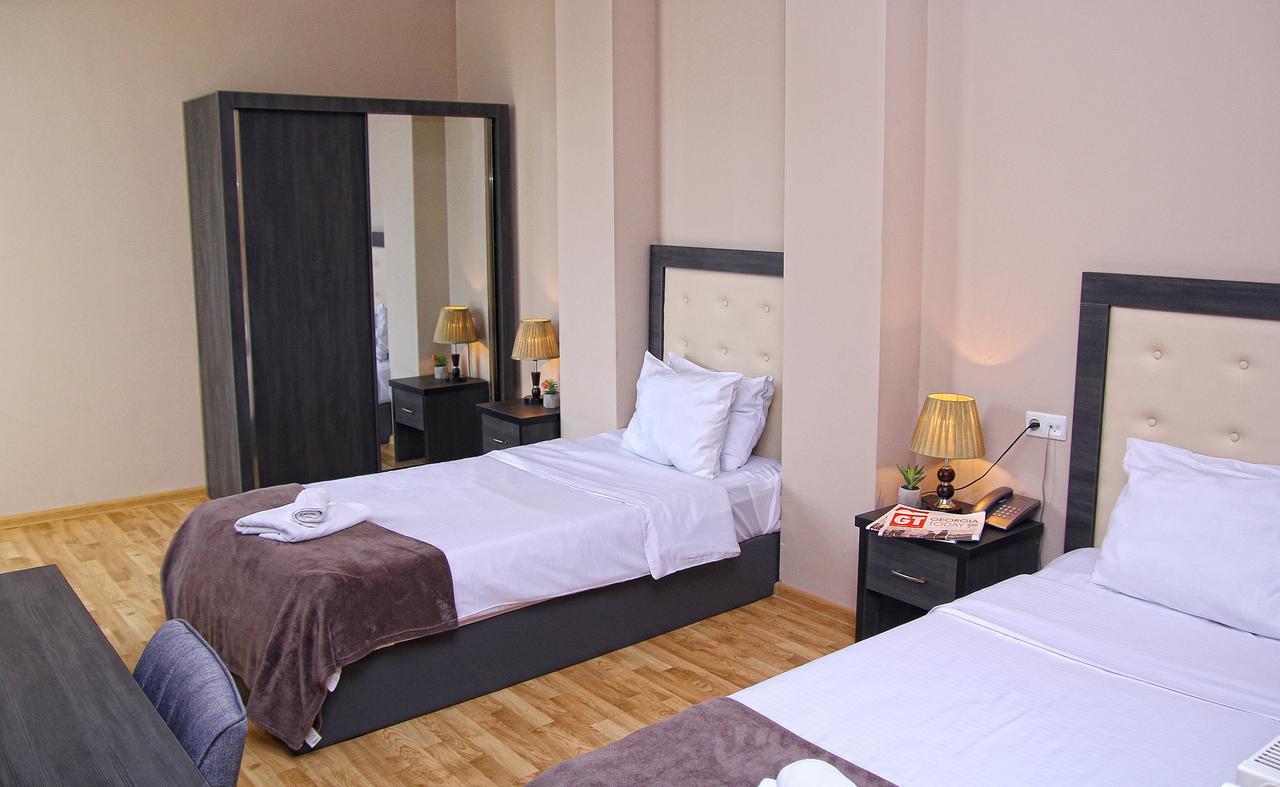 Rogalux Blue Hotell Tbilisi Exteriör bild