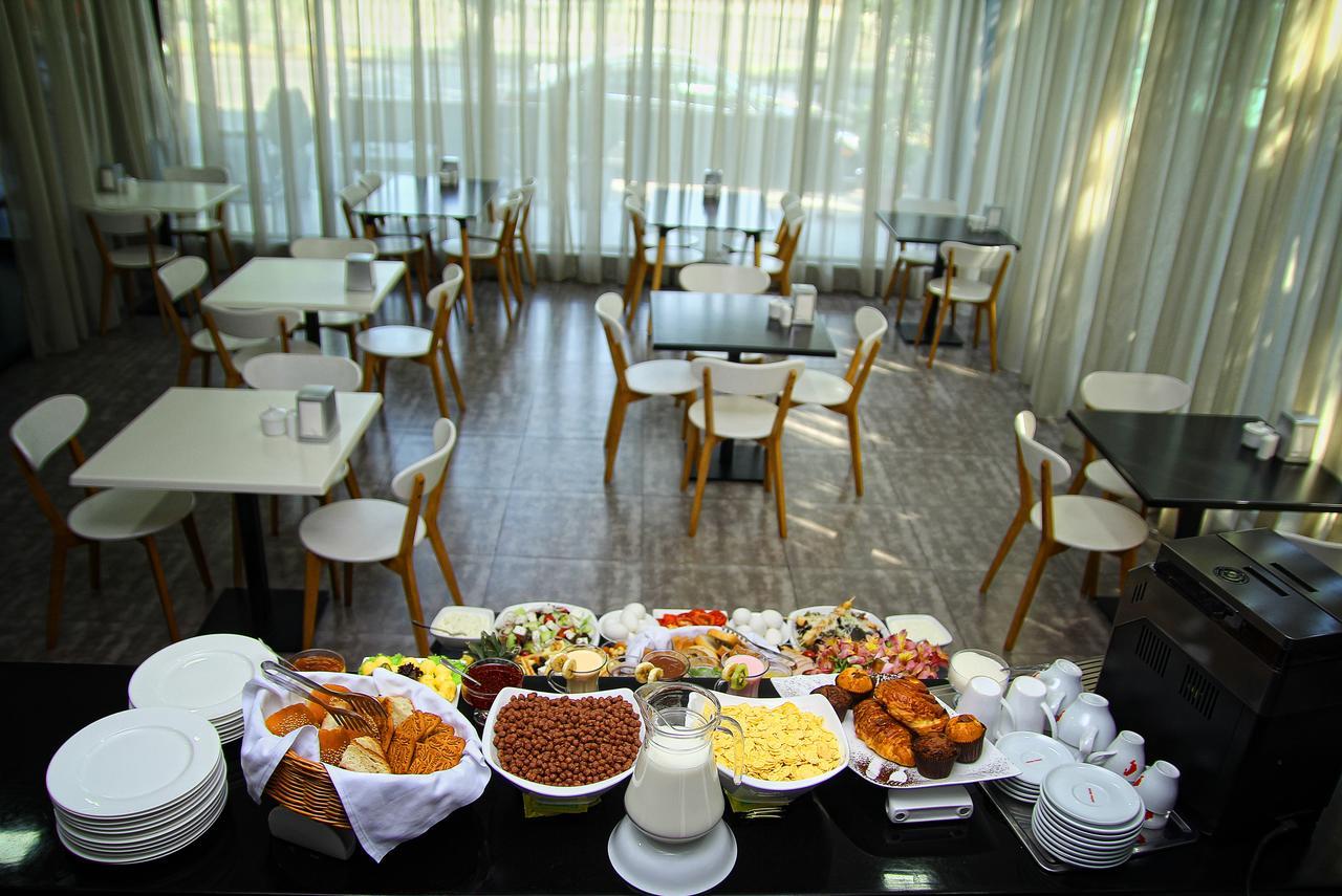 Rogalux Blue Hotell Tbilisi Exteriör bild