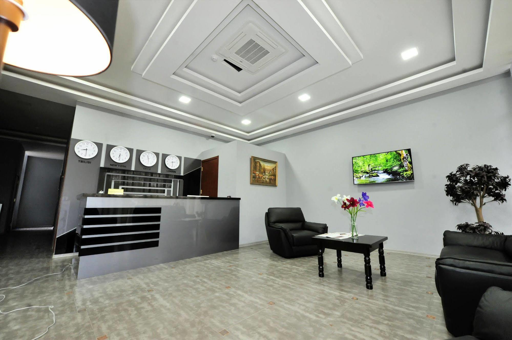 Rogalux Blue Hotell Tbilisi Exteriör bild