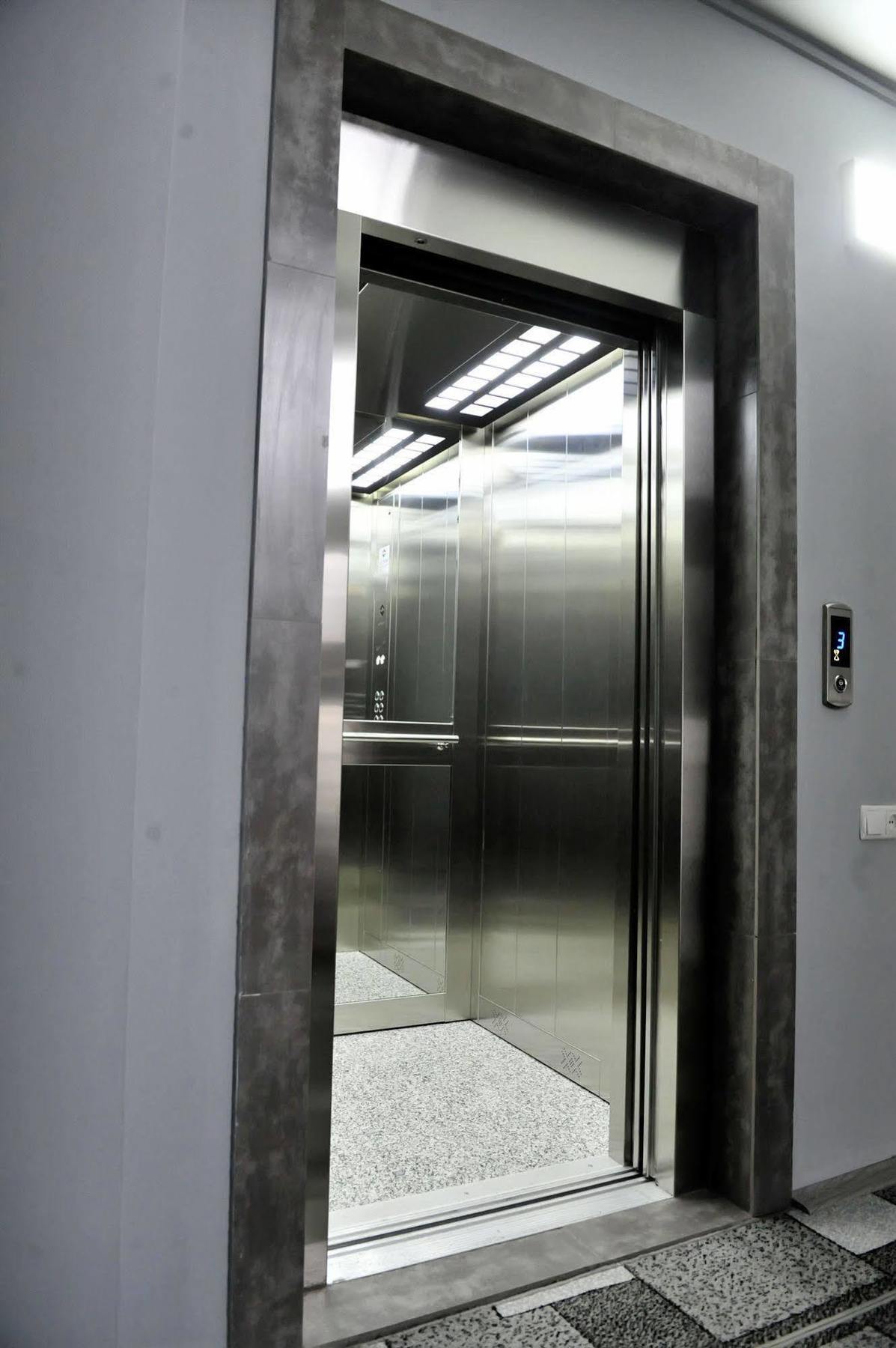 Rogalux Blue Hotell Tbilisi Exteriör bild